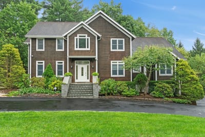 FOR SALE - 2 TAYLOR RD, POCANTICO HILLS, NY 10523 - LARGE CENTER HALL COLONIAL