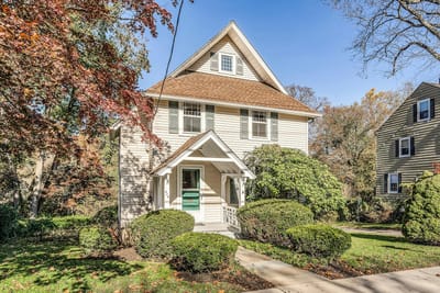 FOR SALE - 528 BEDFORD RD, POCANTICO HILLS, NY 10591 - CHARMING SIDE HALL COLONIAL