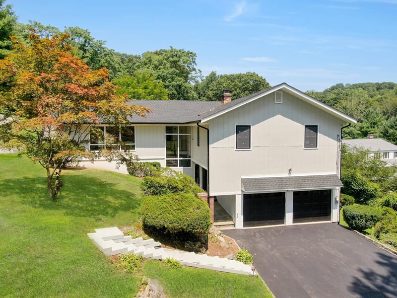 JUST SOLD - 4 BED, 2.5 BATH HOME W. POOL & POOL HOUSE - BRIARCLIFF