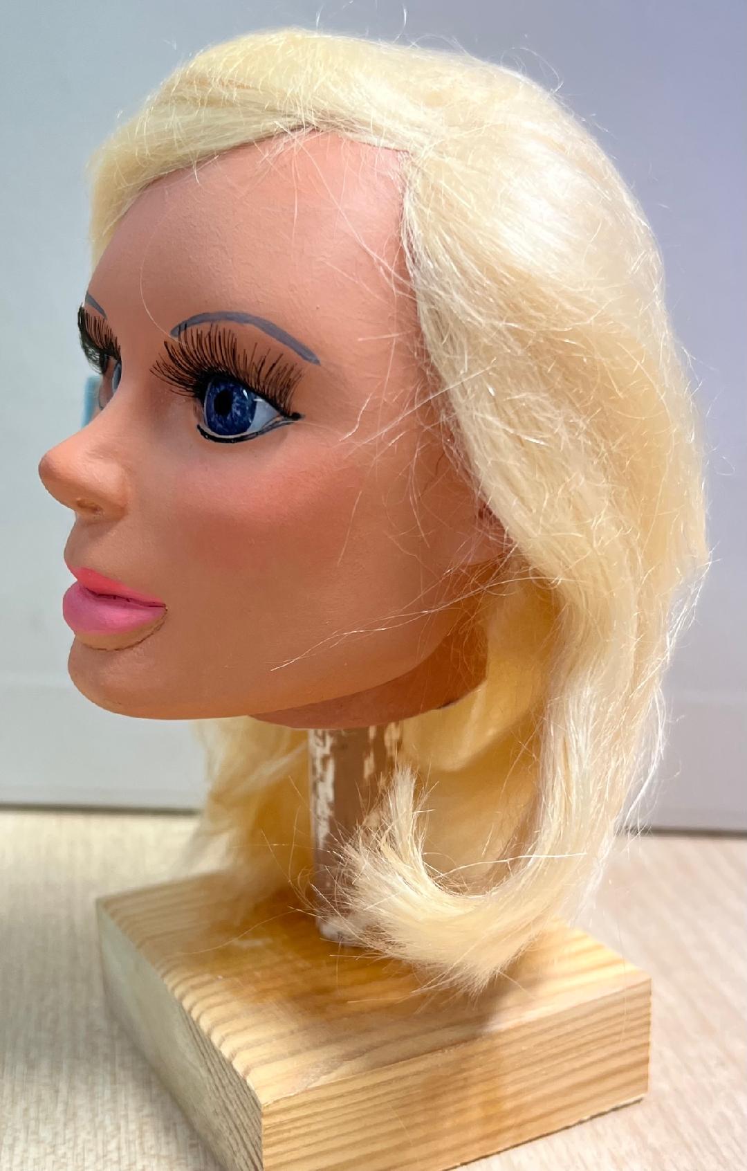 Lady Penelope by Lee Allwood