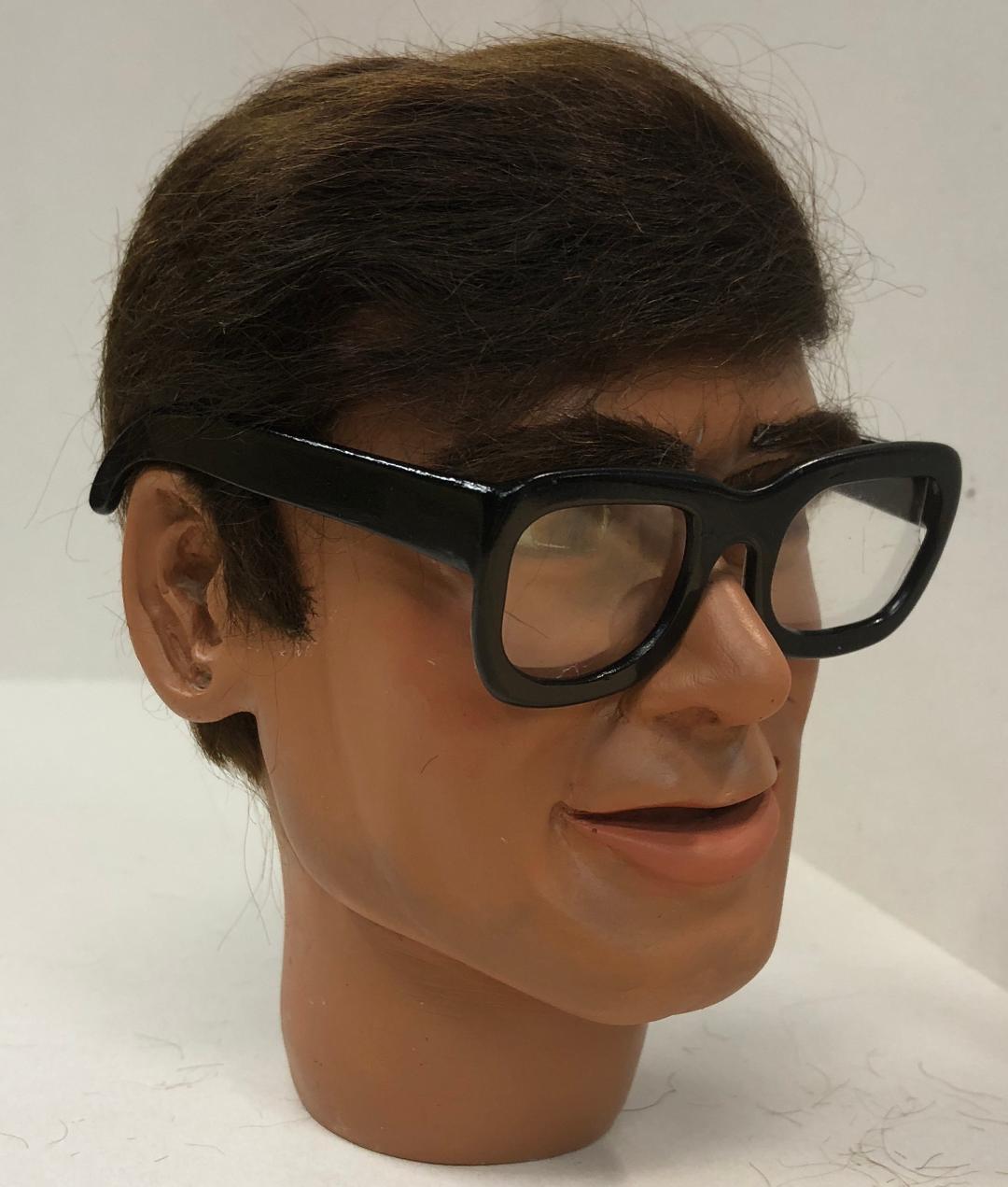 Hank Marvin resculpted by Lee Allwood