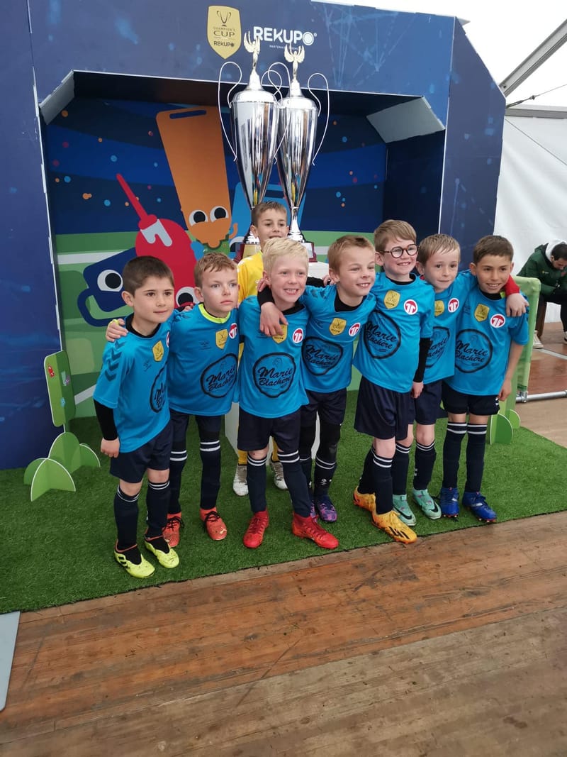 Retour en images sur les différentes tournois du weekend pour l'école de foot 📸 Challenge du Printemps - Guipavas Challenge International Adrien  Ruyet - Cave Le Pressoir Champion's Cup Rekupo 2024