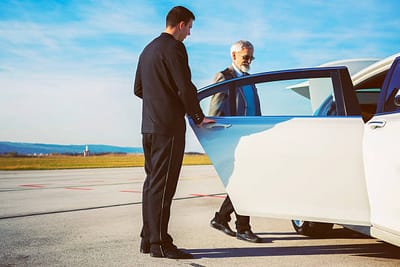 Why You Need To Consider Hiring A Limousine Service