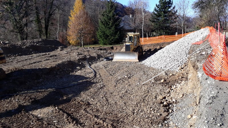 Le premier coup de pelle est une étape importante pour assuré une base solide de votre projet de paysage. Grâce au savoir-faire en terrassement et VRD, nous garantissons la stabilité et la durabilité de votre espace extérieur.