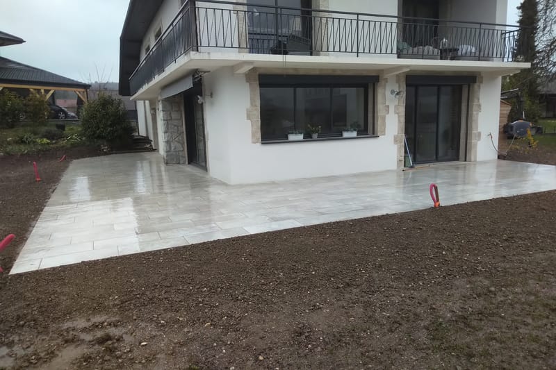 Terrasse en matière minérale