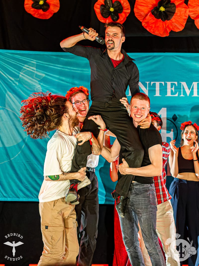 François (Redbird Studios)