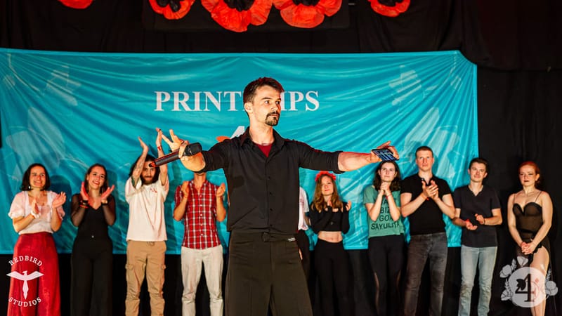 François (Redbird Studios)