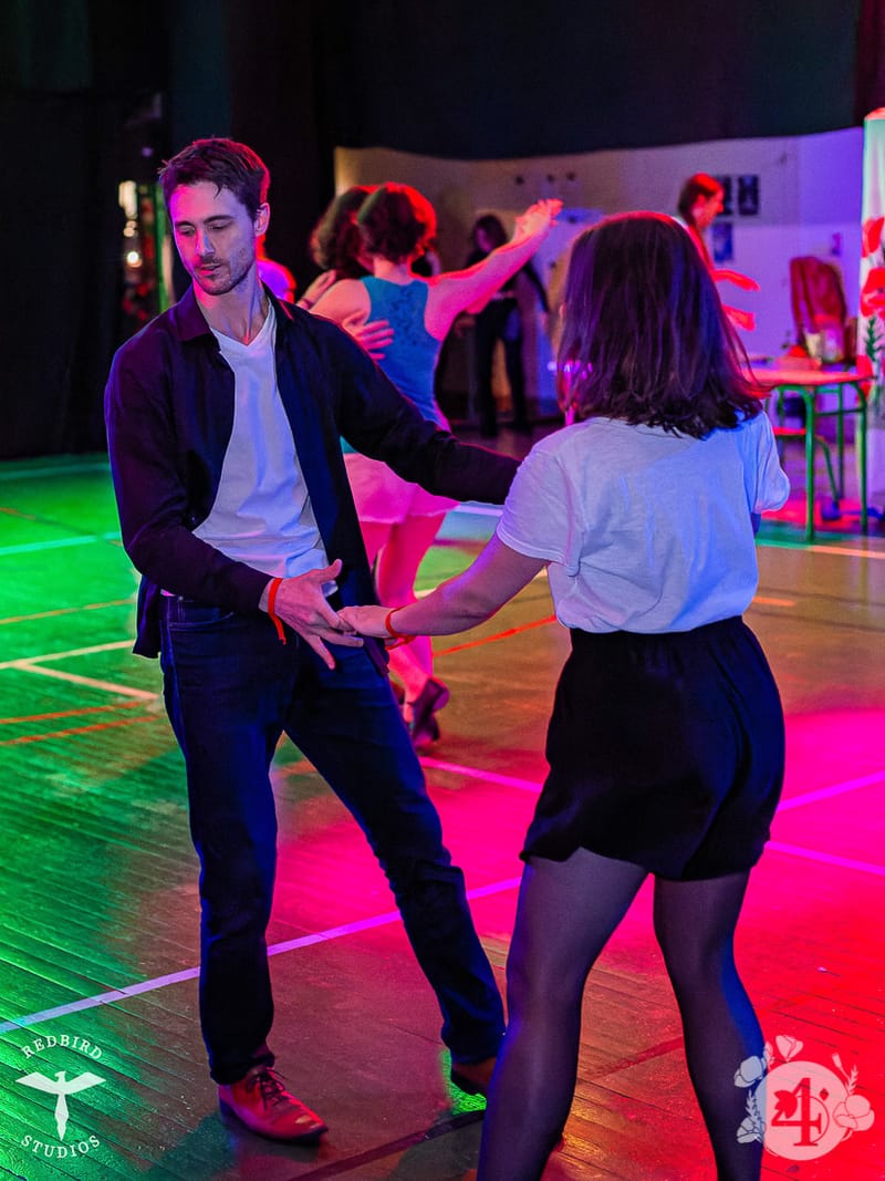 François (Redbird Studios)