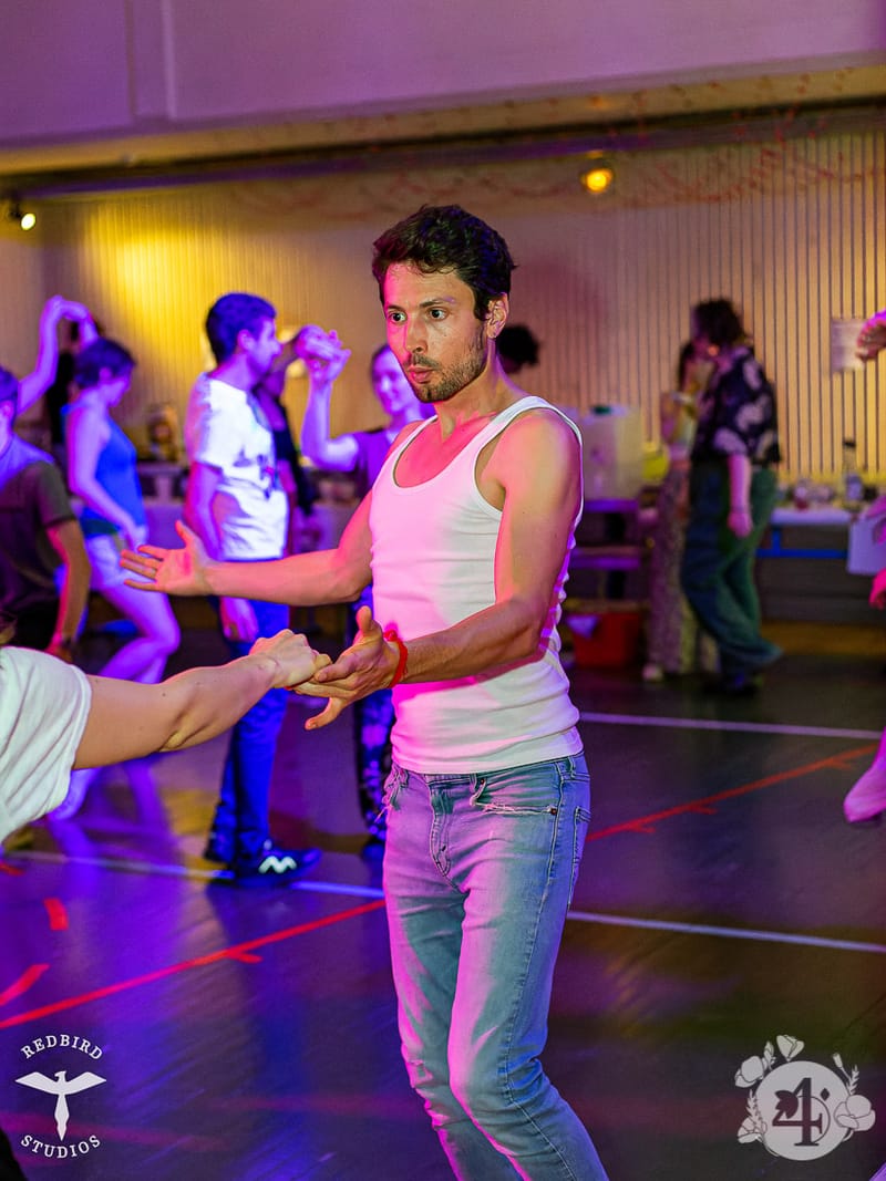 François (Redbird Studios)