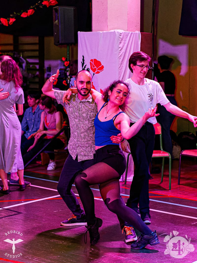 François (Redbird Studios)