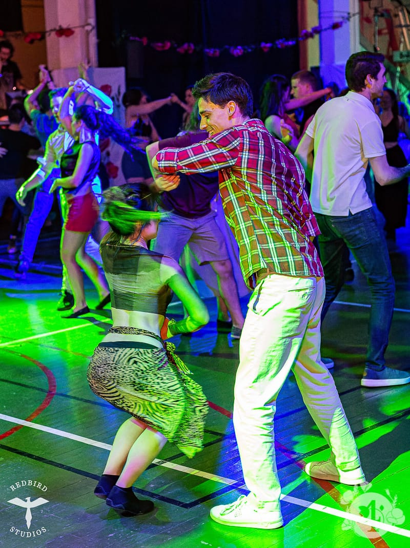 François (Redbird Studios)