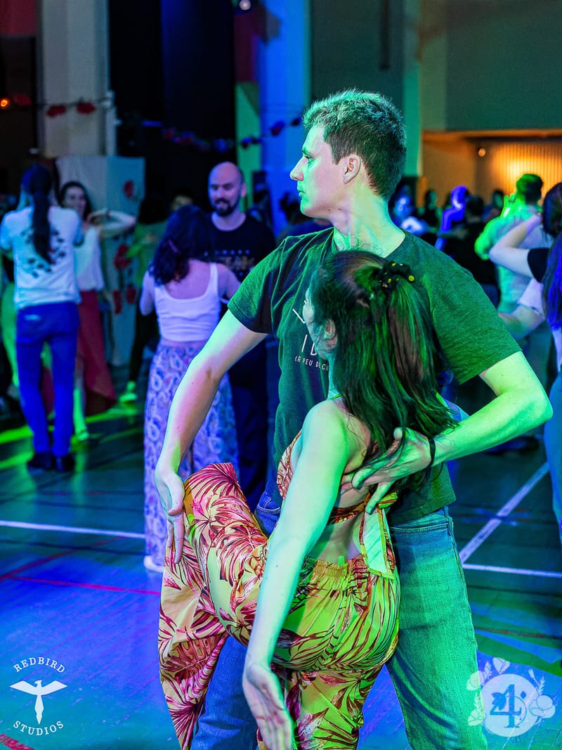 François (Redbird Studios)