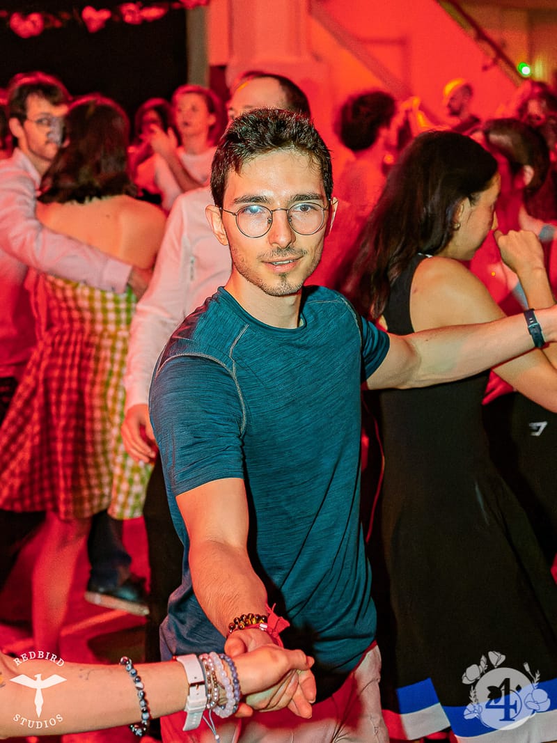 François (Redbird Studios)