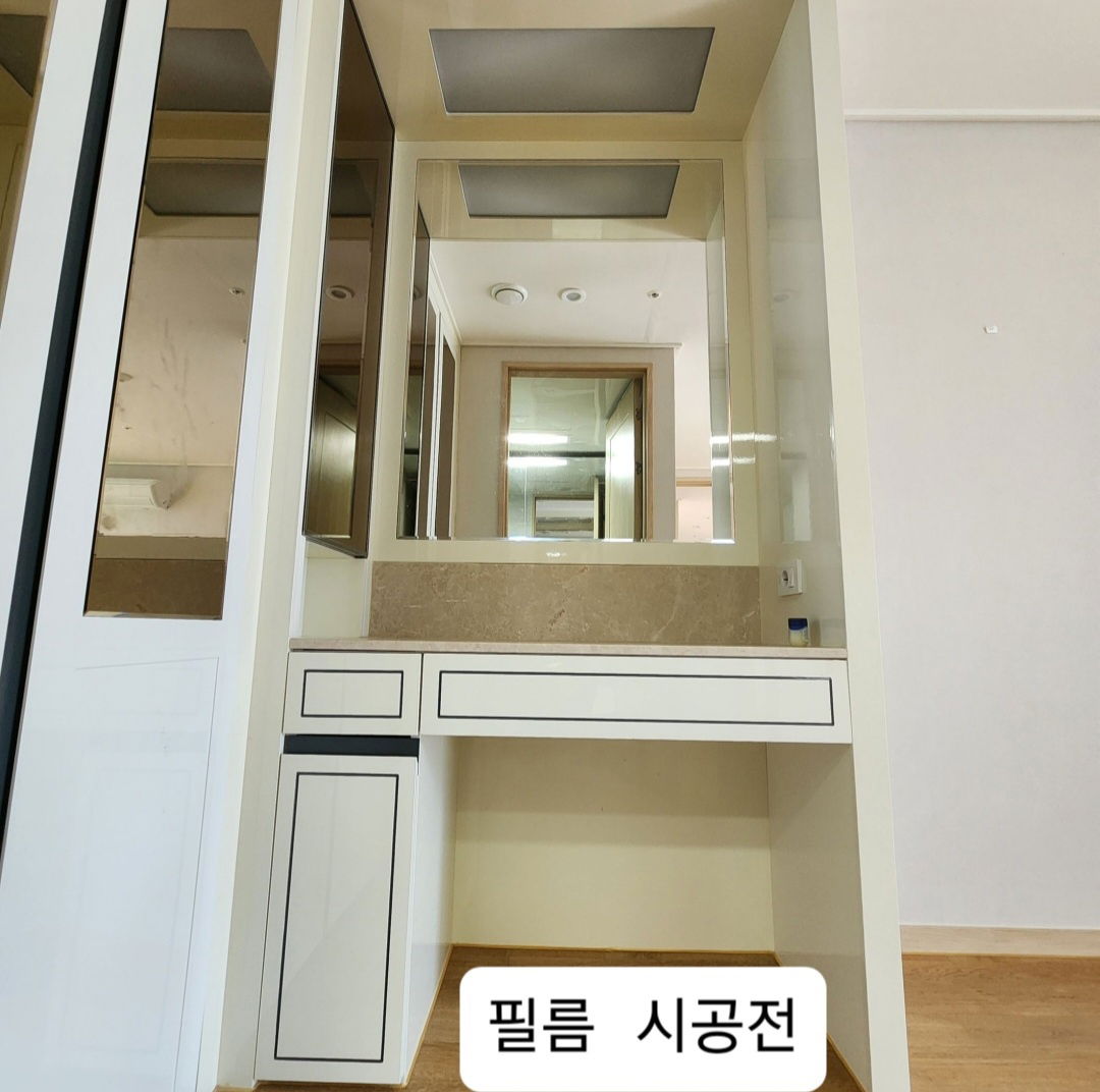 주방씽크대, 붙박이장, 신발장, 화장대, 서랍장, 복도 외벽 전체