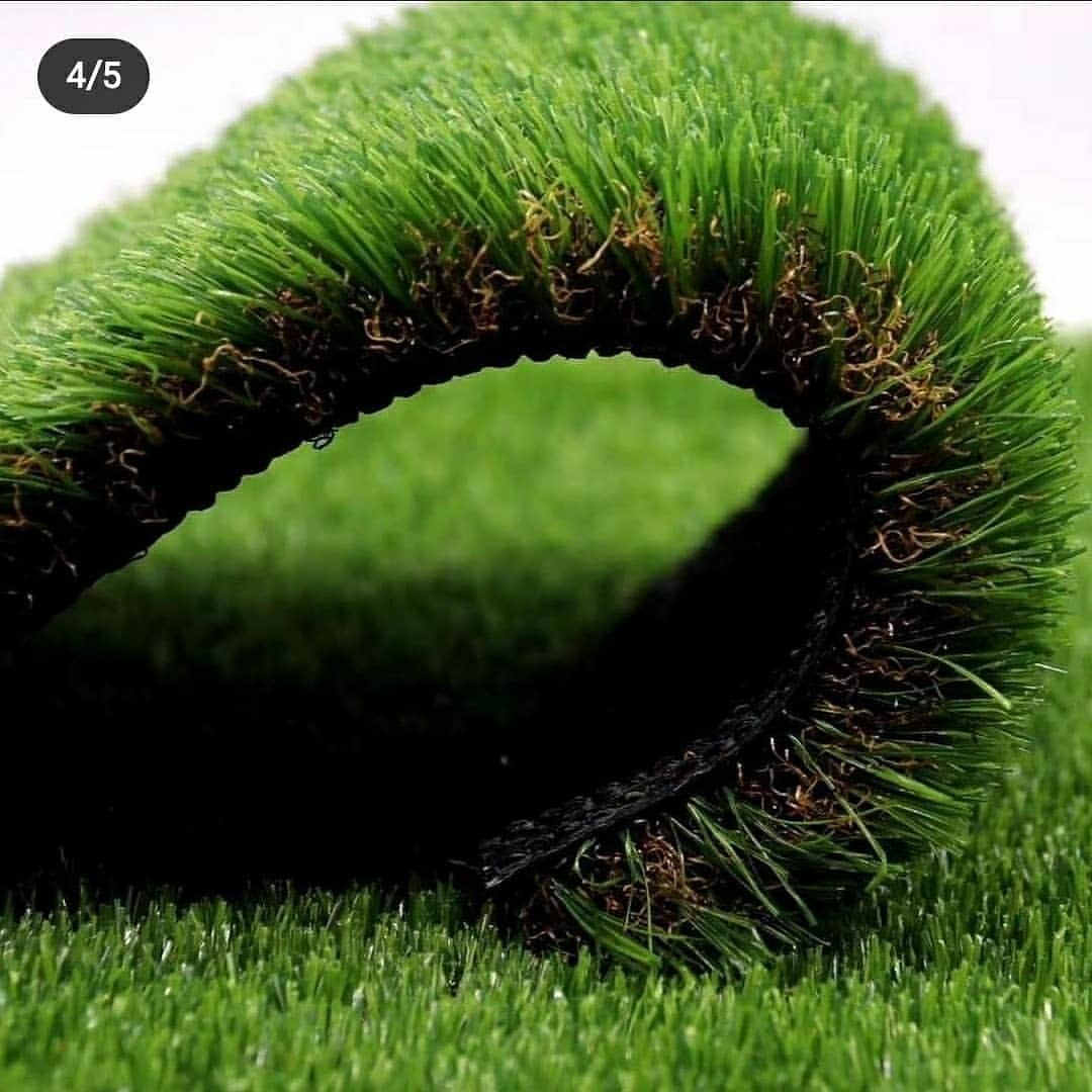 يوجد لدينا جميع انواع العشب الصناعي 3D