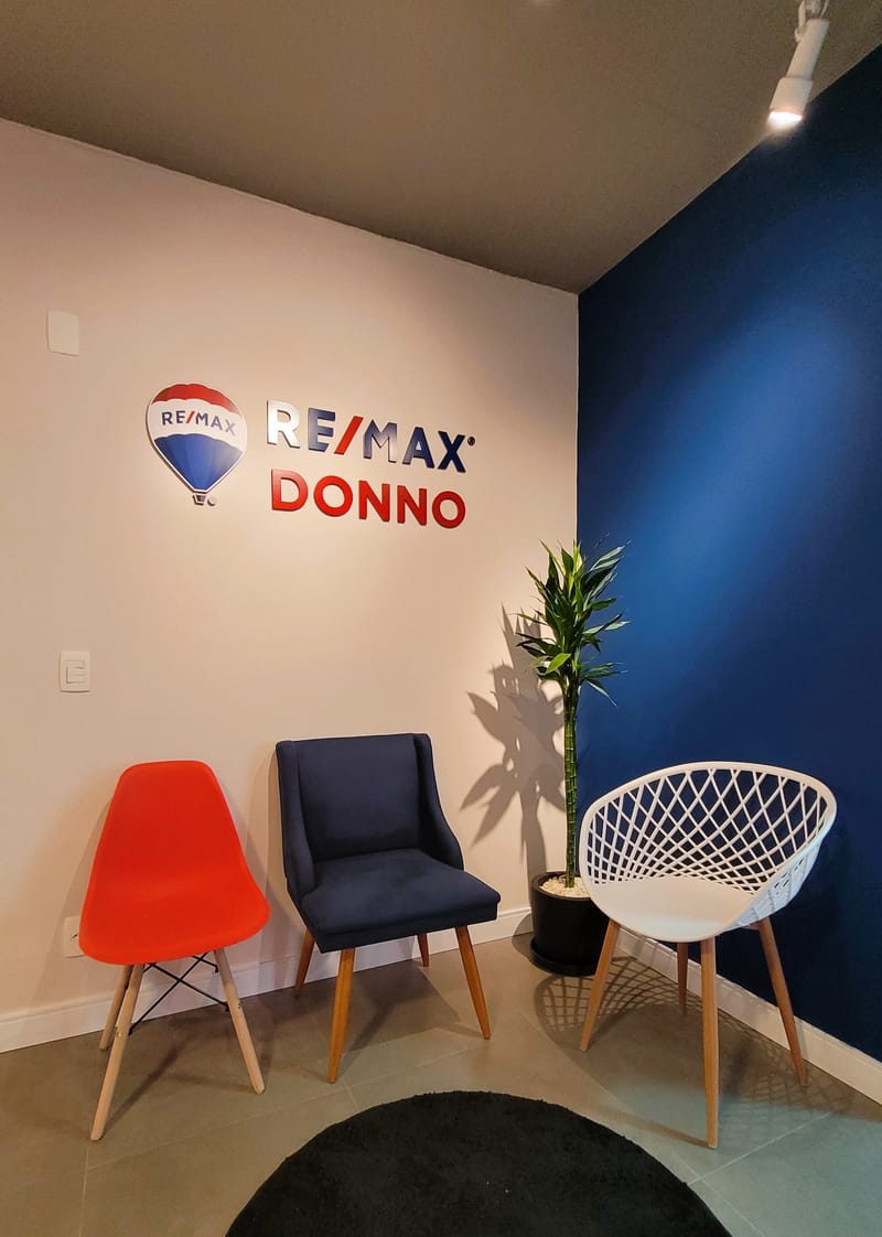 RE/MAX DONNO - Imobiliária