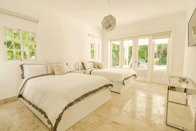 VILLA  EN TORTUGA BAY DE  CUATRO (4) HABITACIONES