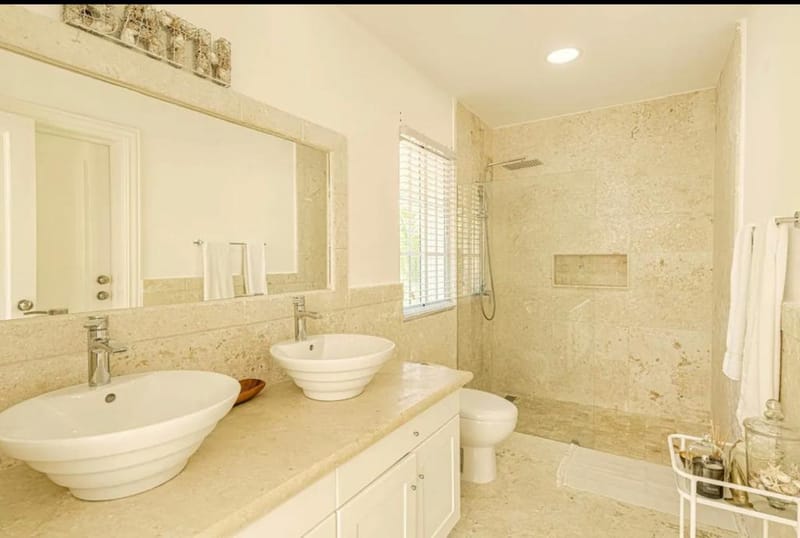 VILLA  EN TORTUGA BAY DE  CUATRO (4) HABITACIONES