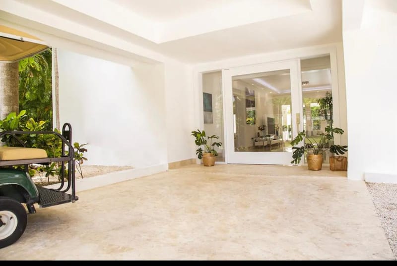 VILLA  EN TORTUGA BAY DE  CUATRO (4) HABITACIONES