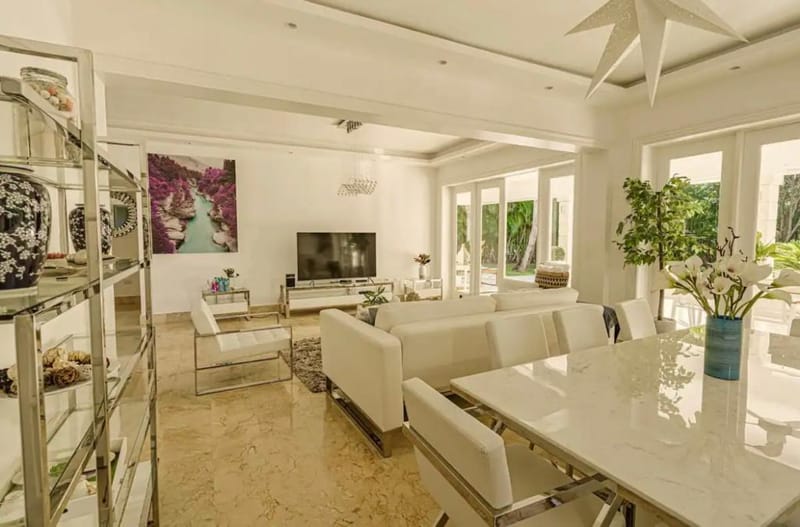 VILLA  EN TORTUGA BAY DE  CUATRO (4) HABITACIONES