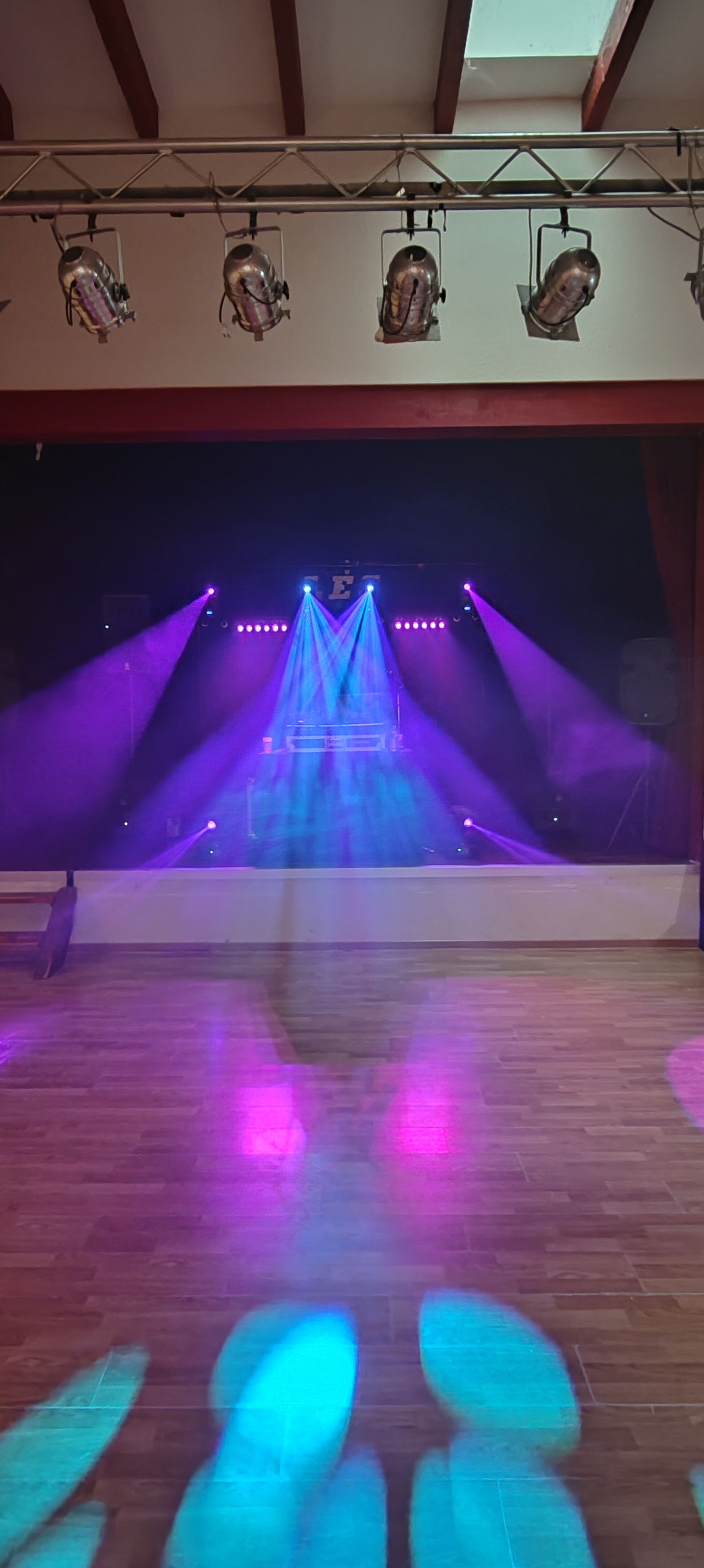 SCENE CONCERT LIVE