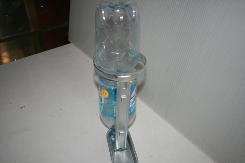 Palackos nyúlitató