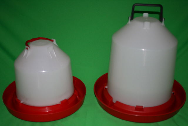 Vákuumos műanyag itató bajonettzárral