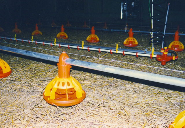 ALSÓPÁLYÁS ETETŐRENDSZER ÉS TARTOZÉKAI