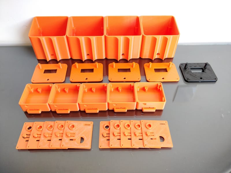 Carenagens e Peça de apoio para DAT (Detector de Média e Alta Tensão)