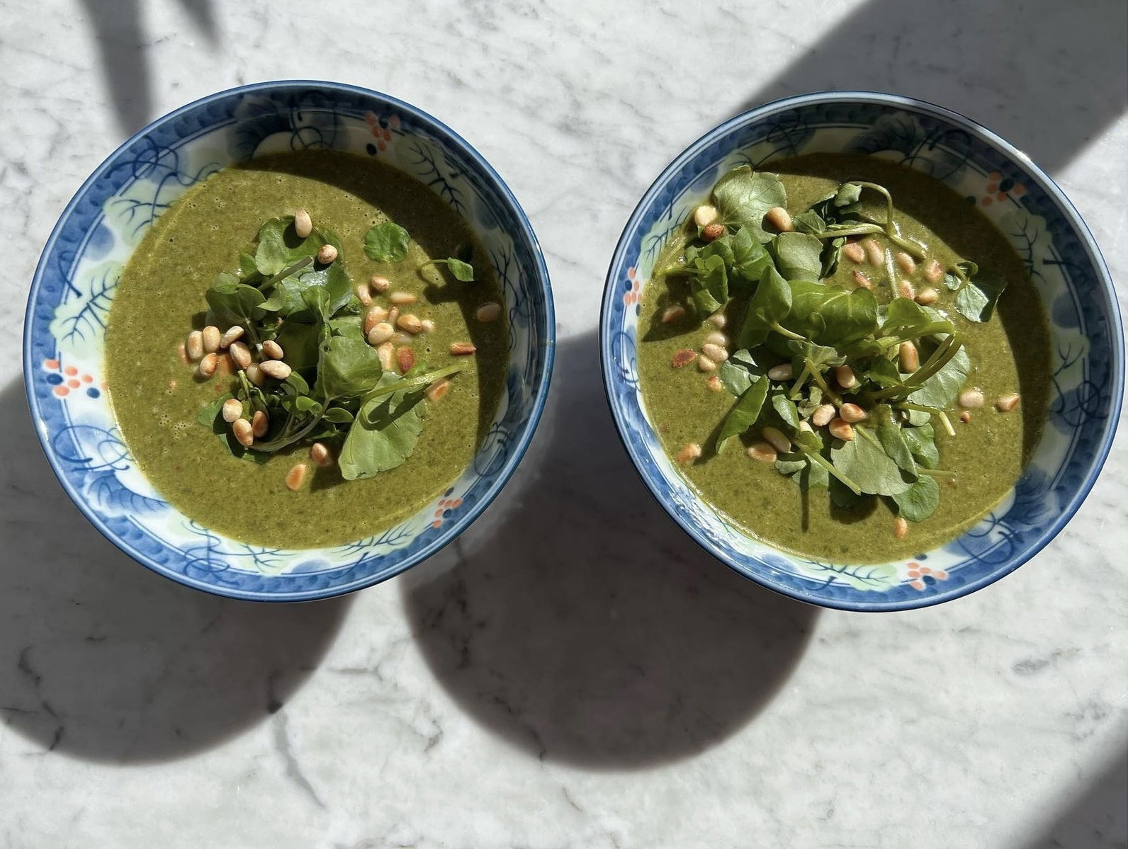 Spicy spinach soup with cupboard ingredients