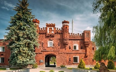 Мемориальный комплекс «Брестская крепость–герой»