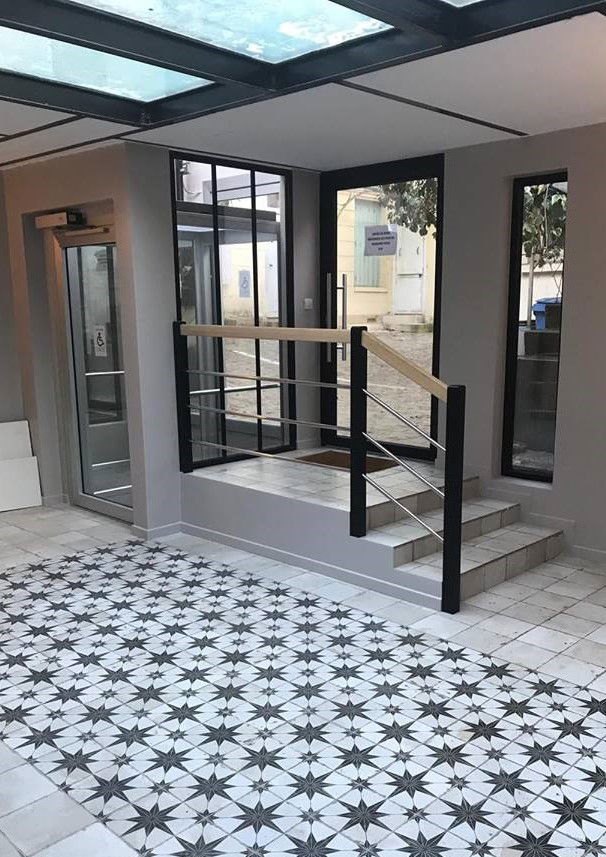 Réalisation d'un ensemble de 10 cabinets médicaux dans un bâtiment des années 40