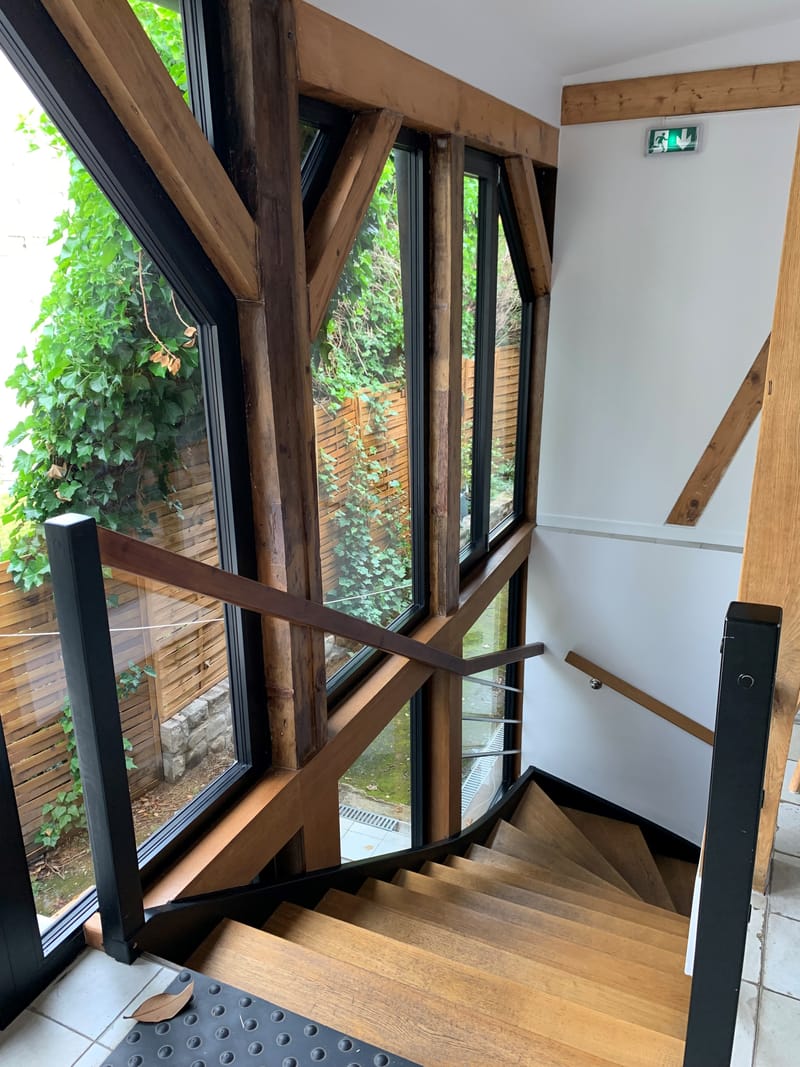 Réalisation d'un ensemble de 10 cabinets médicaux dans un bâtiment des années 40