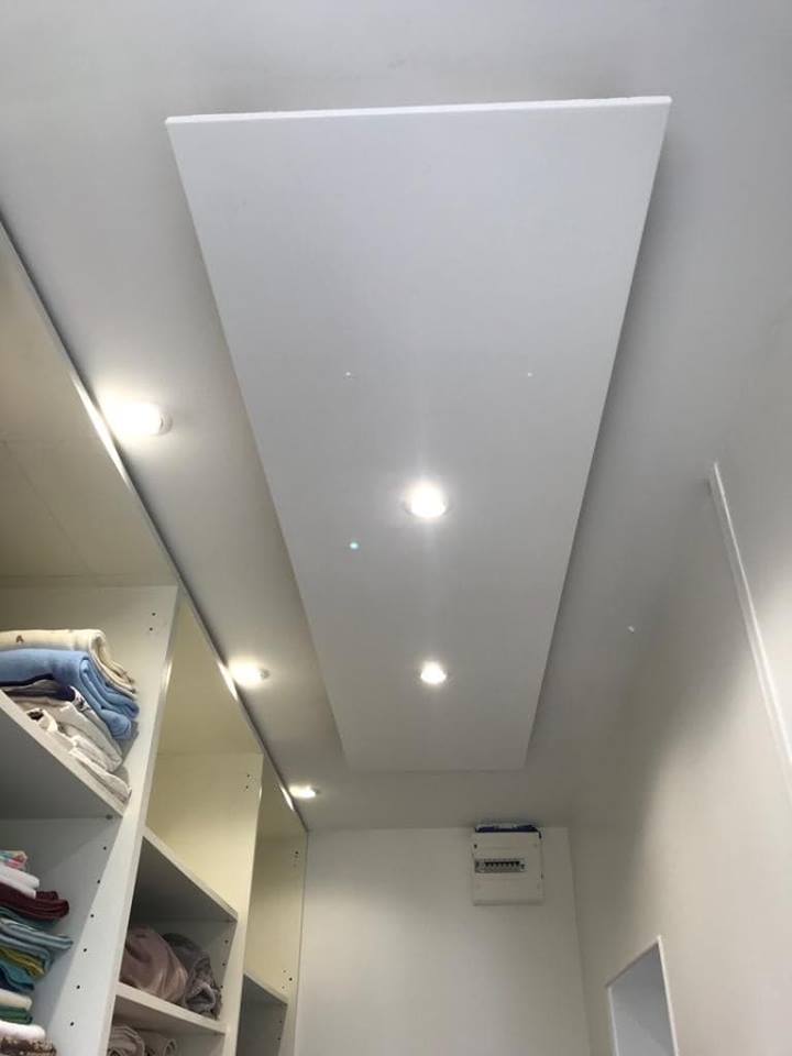 CRÉATION SUR-MESURE D'ESCALIERS, PLACARDS, MEUBLES, FAUX-PLAFONDS, PORTES...