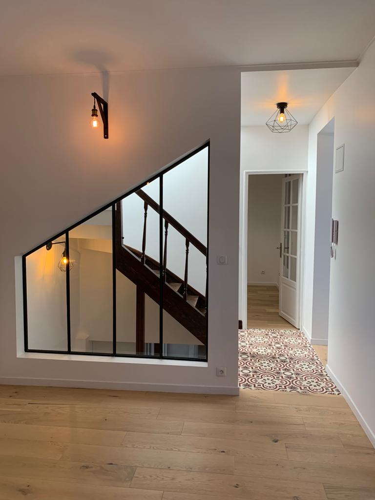 CRÉATION SUR-MESURE D'ESCALIERS, PLACARDS, MEUBLES, FAUX-PLAFONDS, PORTES...