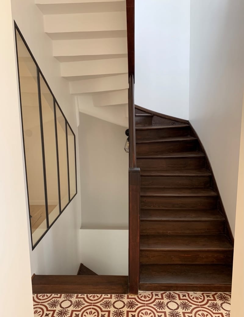 CRÉATION SUR-MESURE D'ESCALIERS, PLACARDS, MEUBLES, FAUX-PLAFONDS, PORTES...