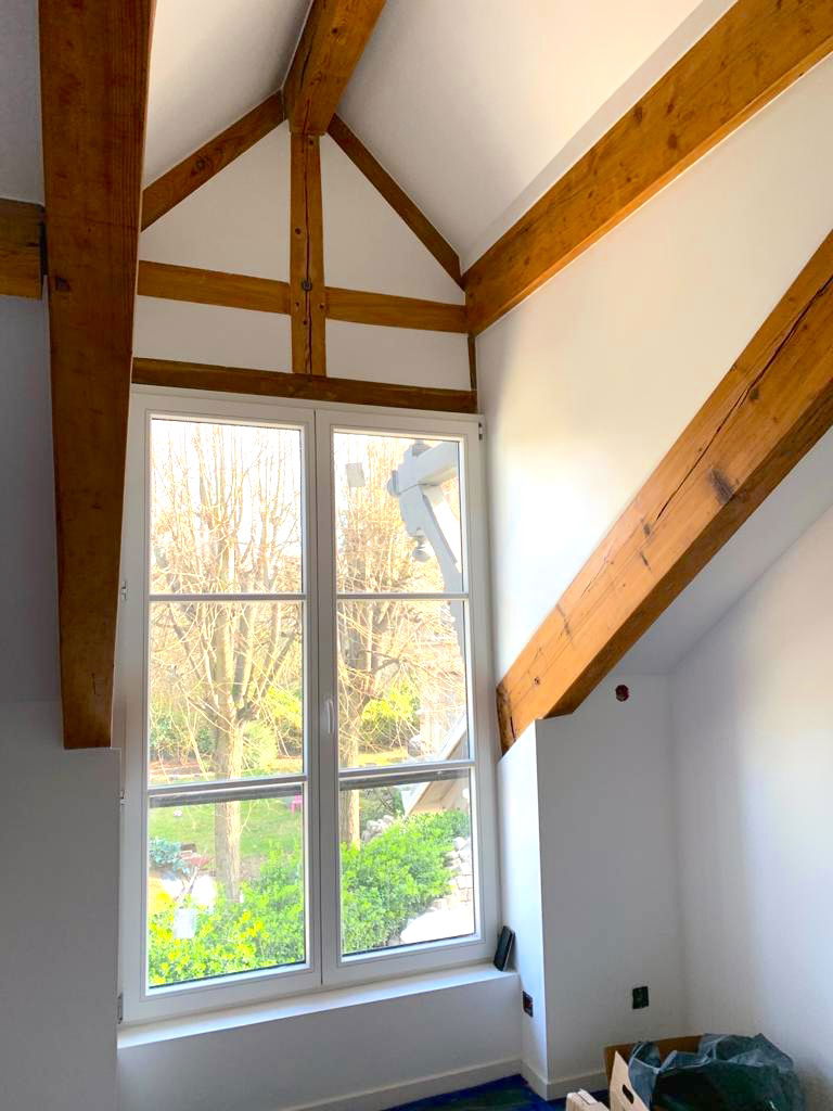 CRÉATION SUR-MESURE D'ESCALIERS, PLACARDS, MEUBLES, FAUX-PLAFONDS, PORTES...