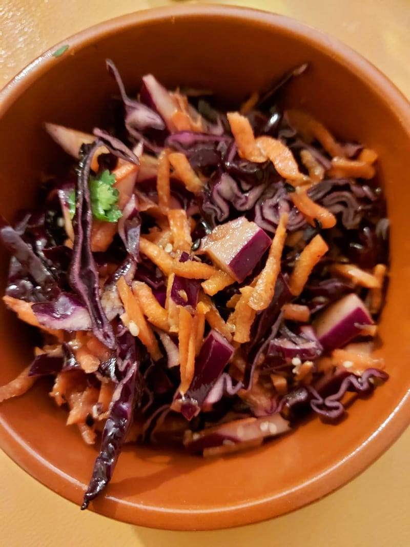 Salade chou rouge aux carottes râpées