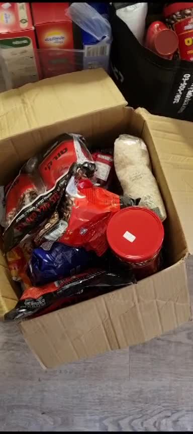 פותח את ידך - פינוקים לחיילים