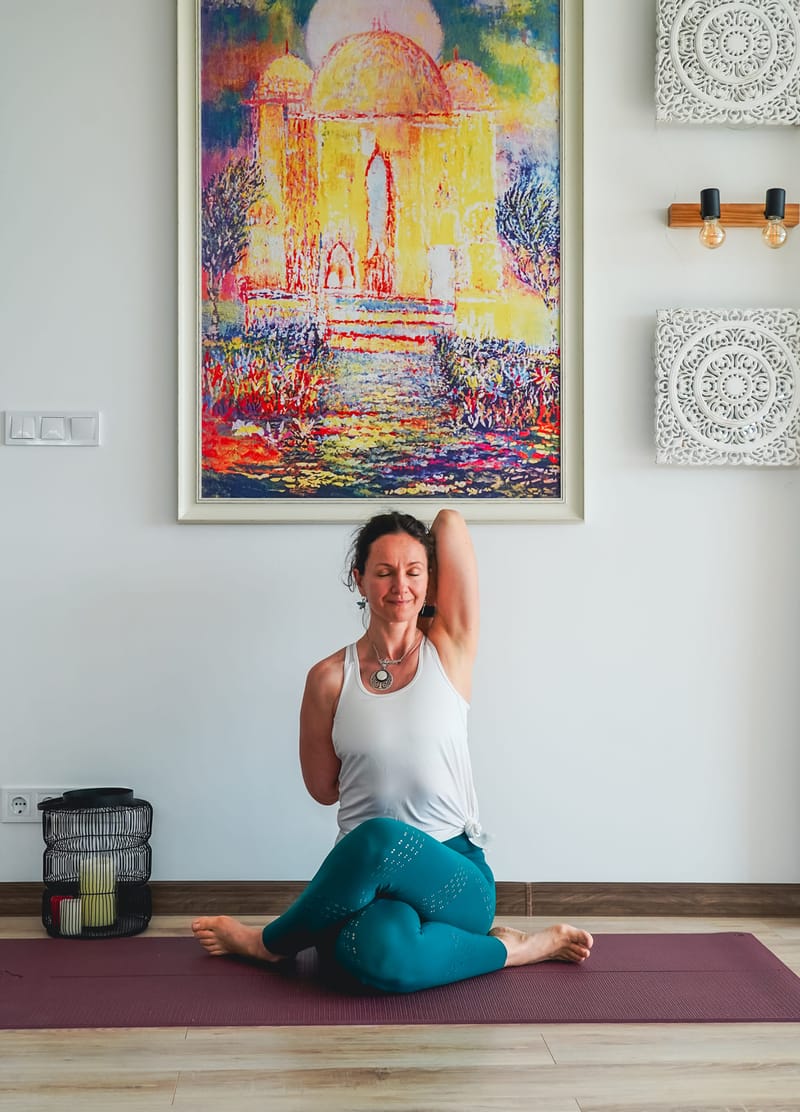 Йога за НАЧИНАЕЩИ с Безплатна първа практика 🧘