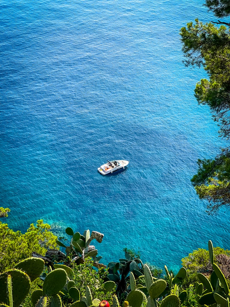 Embark on a visual journey with my lens as I capture the beauty, culture, and moments of destinations worldwide.