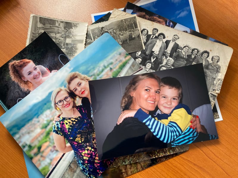 Very wide color space with bright saturated colors