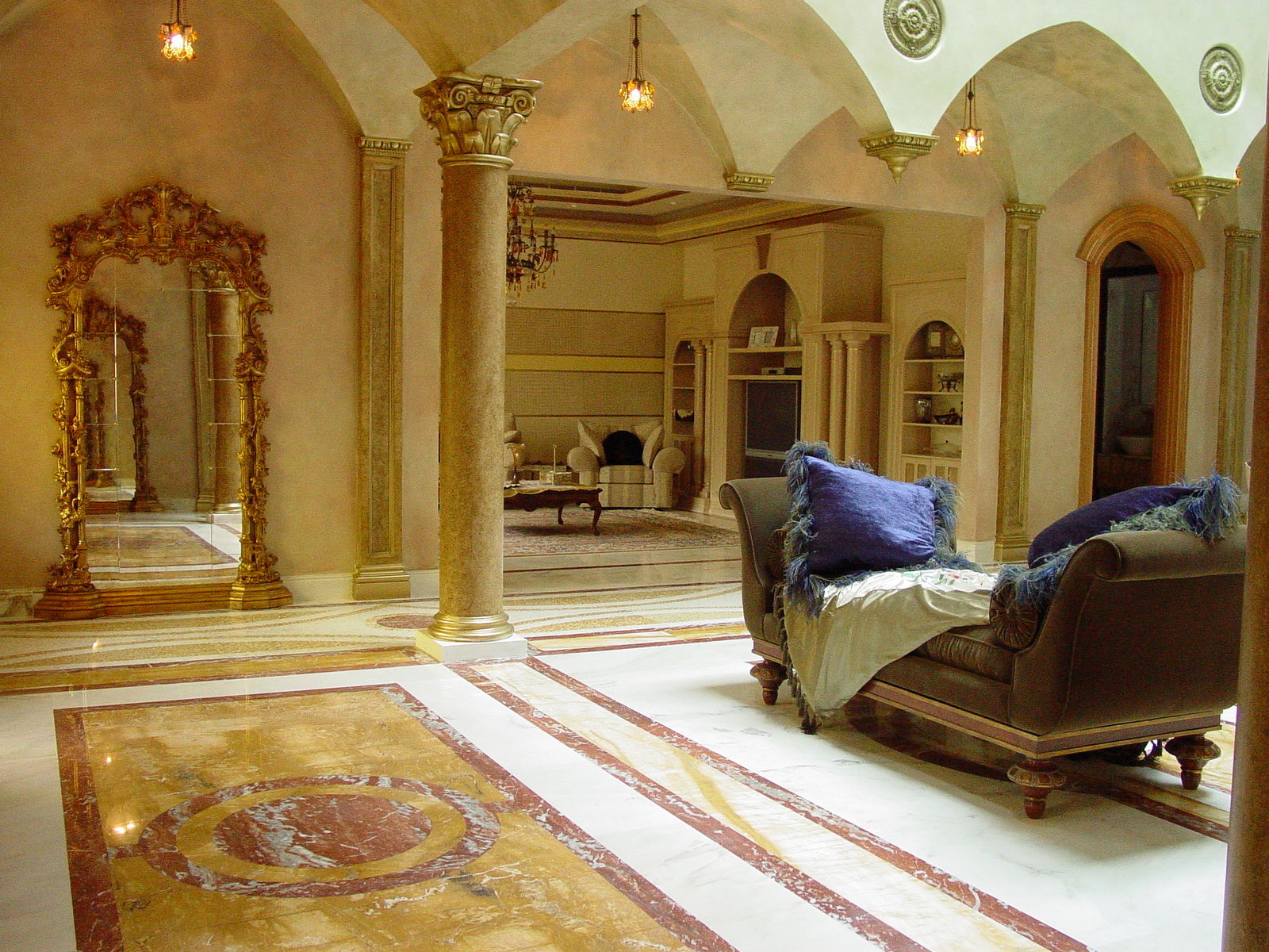 الاصباغ الداخلية