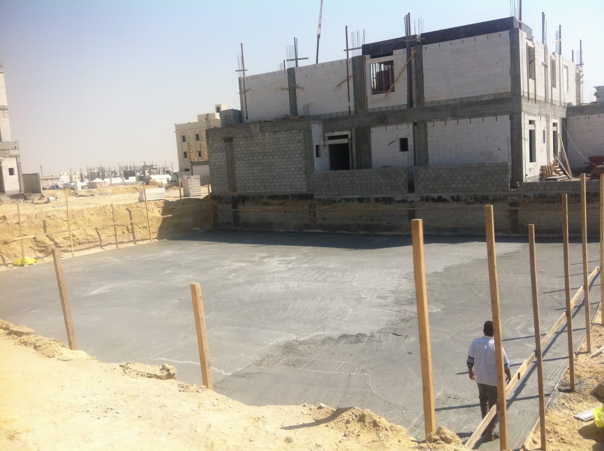 صب الخرسانة العادية