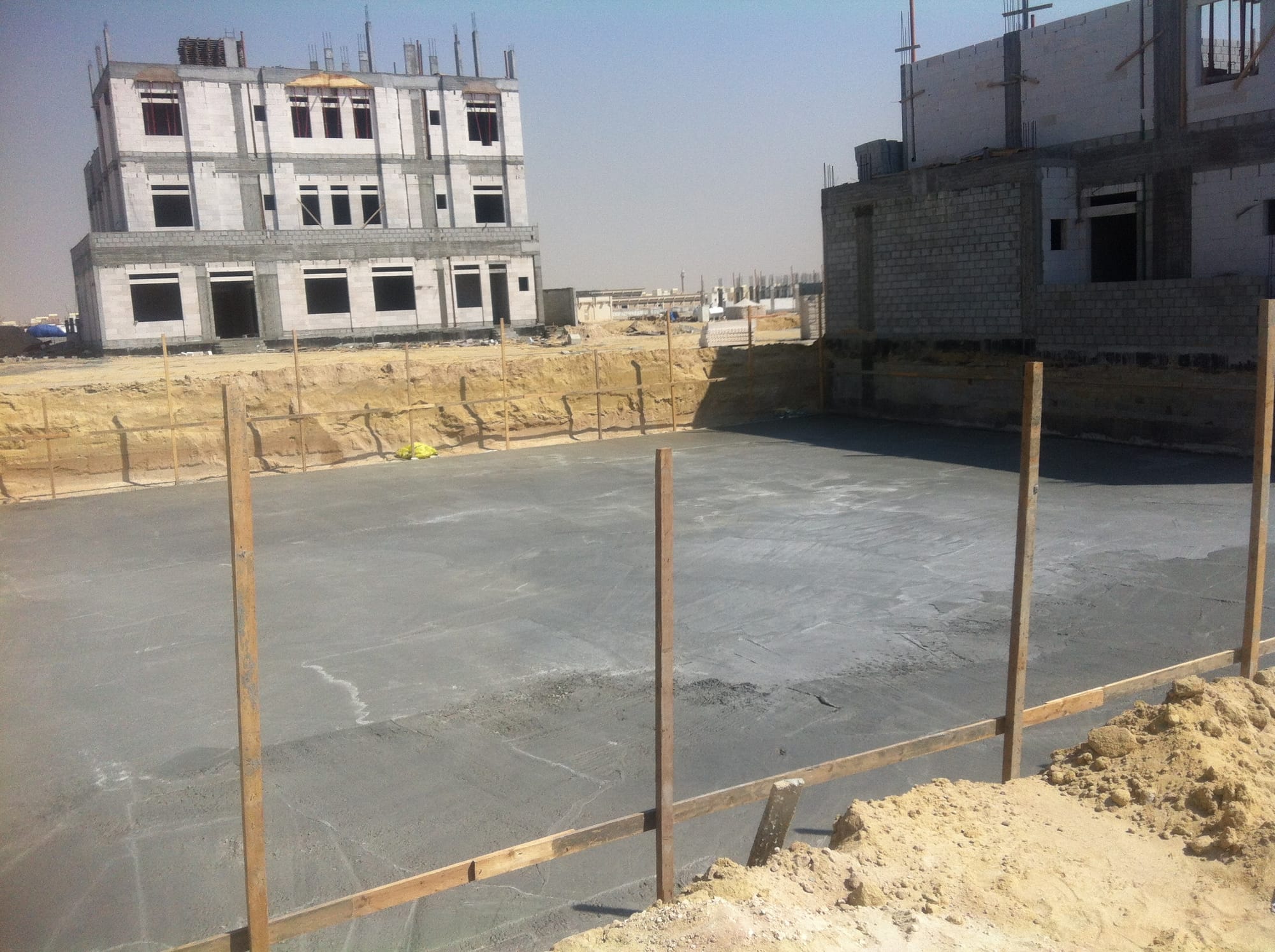 صب الخرسانة العادية