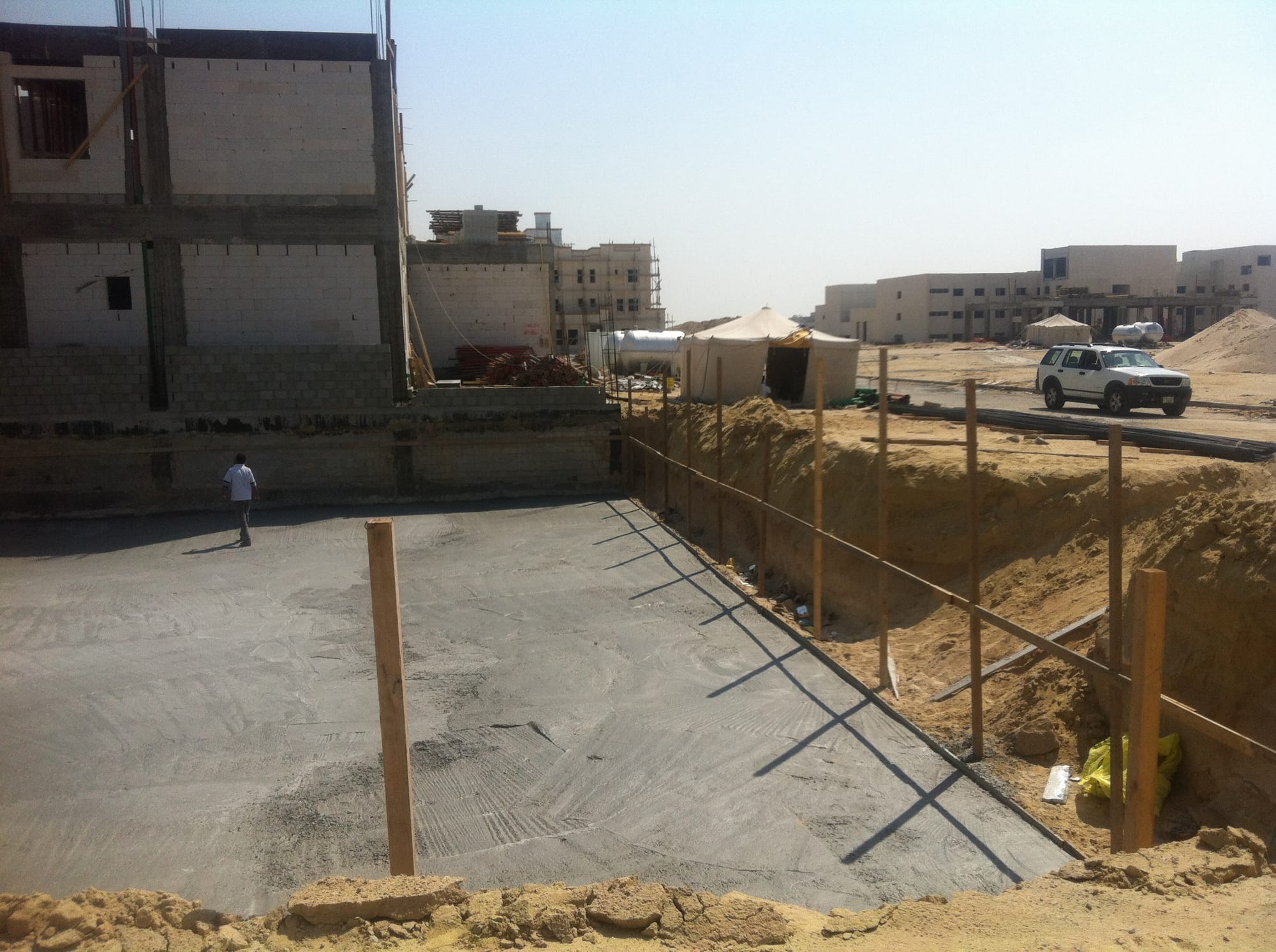 صب الخرسانة العادية