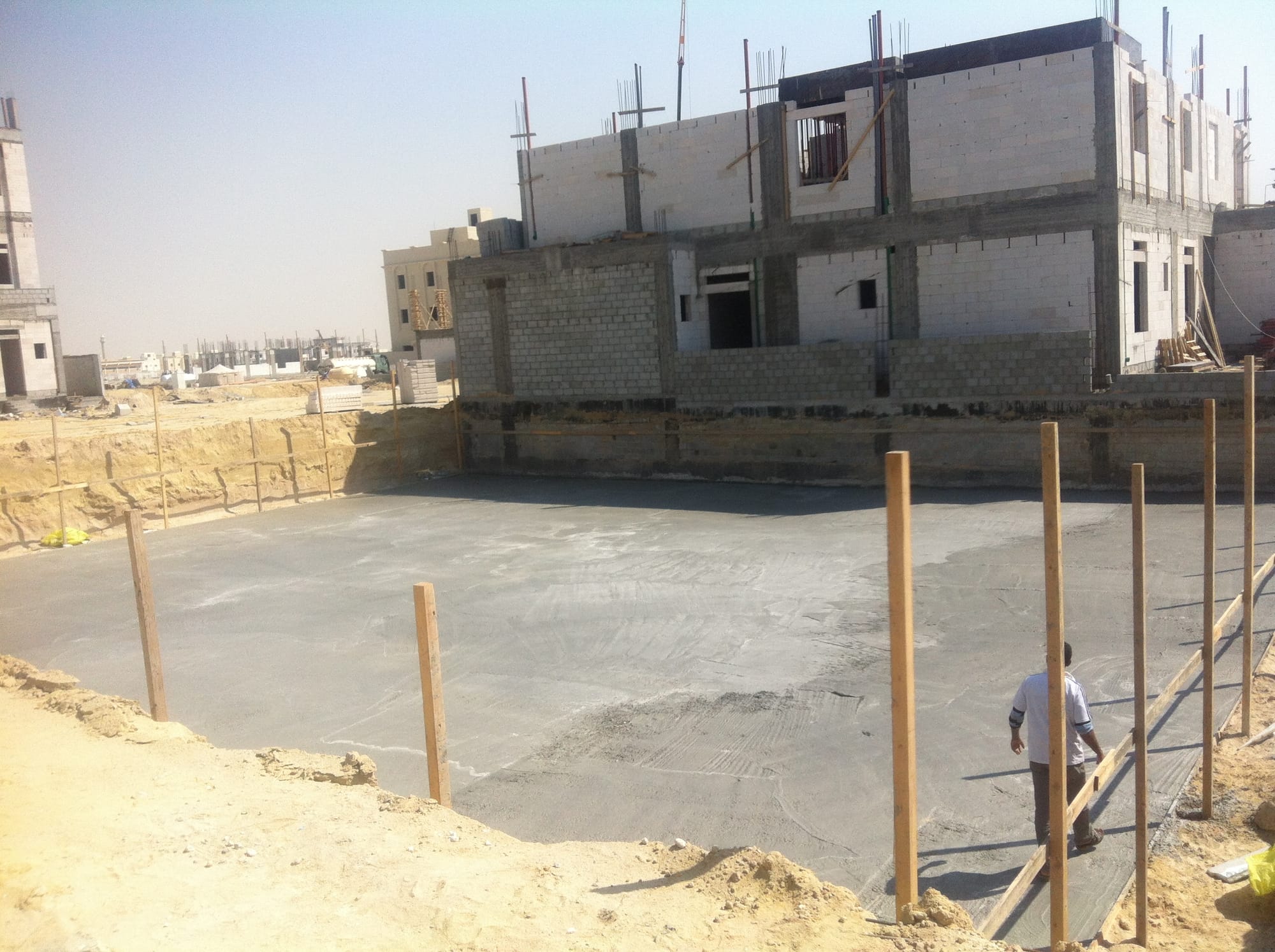 صب الخرسانة العادية