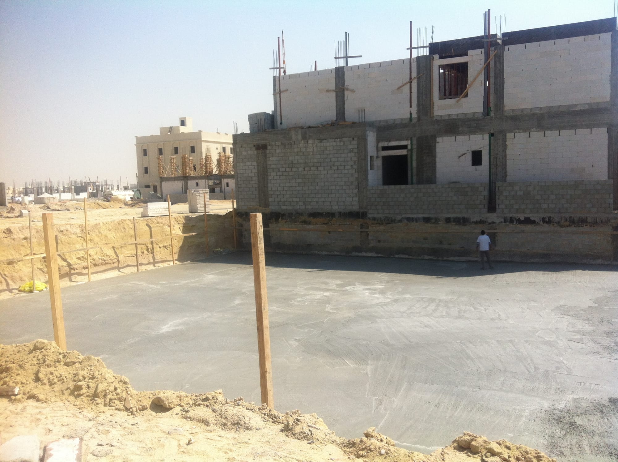 صب الخرسانة العادية