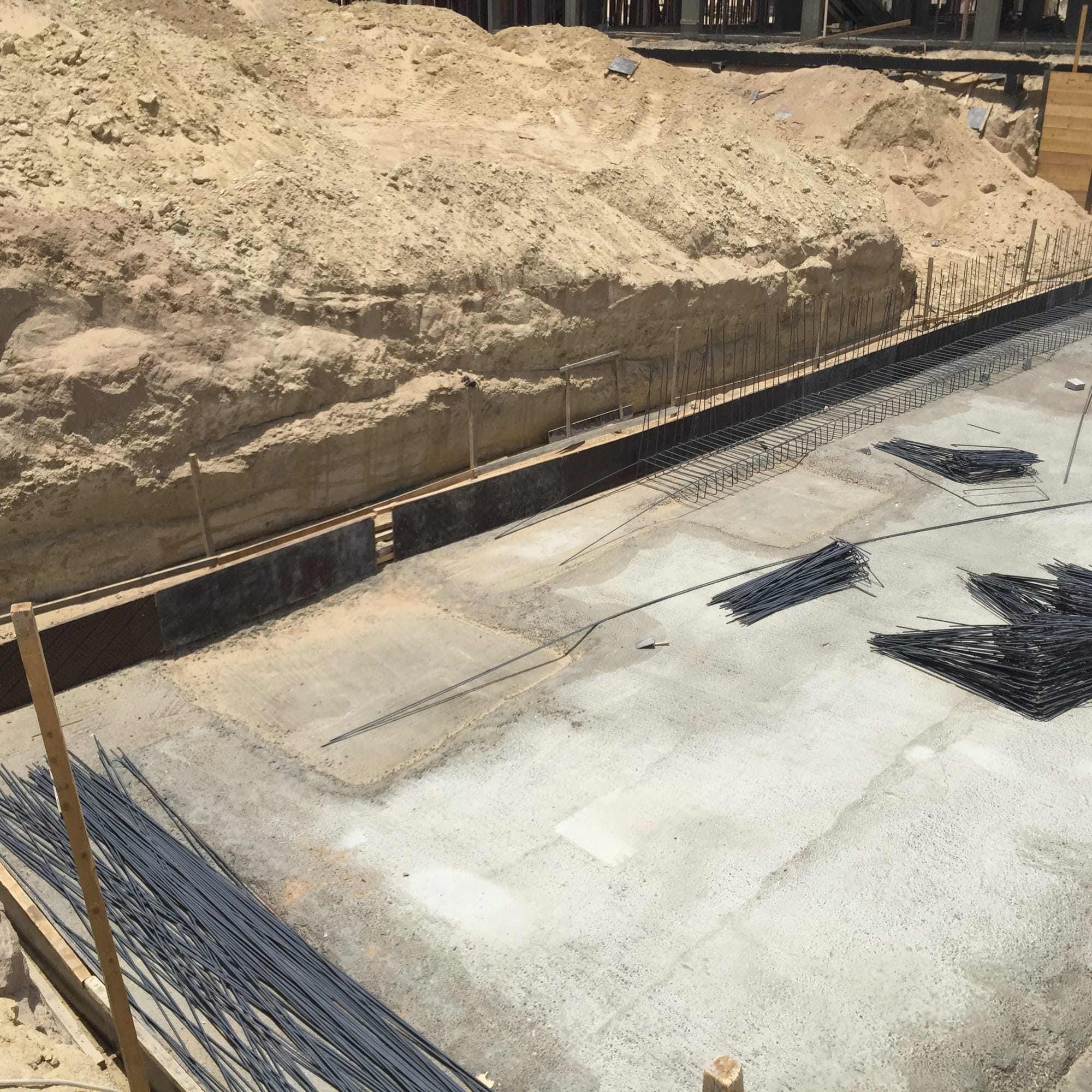 صب الخرسانة العادية