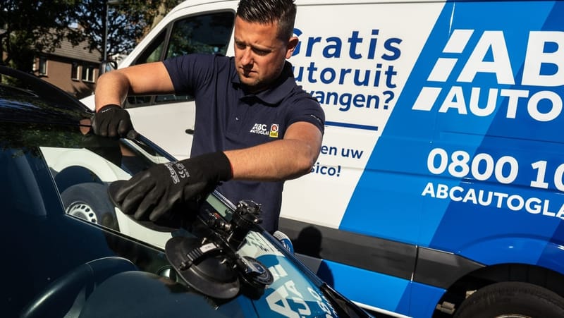 Autoruitschade repareren of vervangen